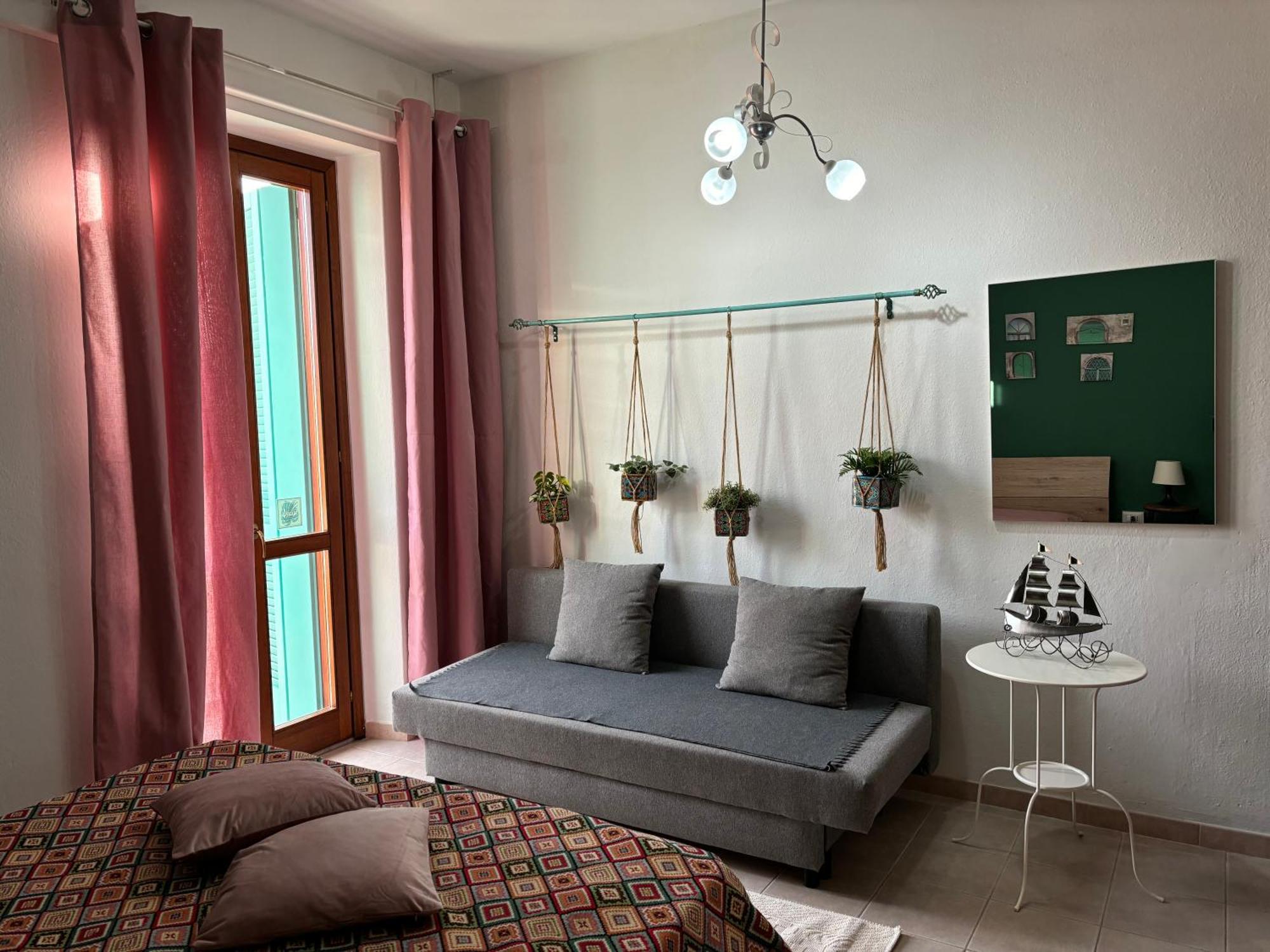 Assaje Guestroom Olbia Bagian luar foto